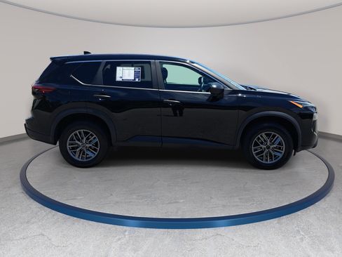 Used 2024 Nissan Rogue S AWD/4WD image 4