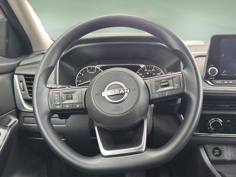 Used 2024 Nissan Rogue S FWD image 9