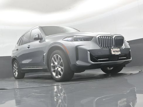 Used 2025 BMW X5 xDrive40i AWD/4WD image 48