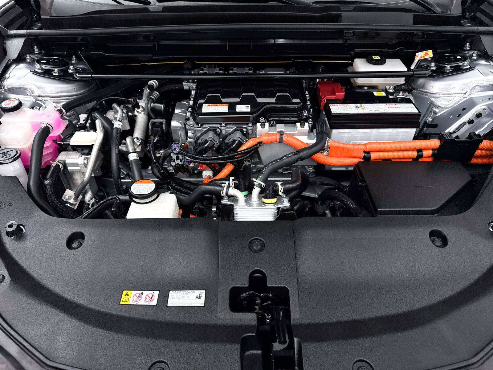 Used 2025 Lexus RZ 300e w/ Accessory Package (2T) FWD image 8