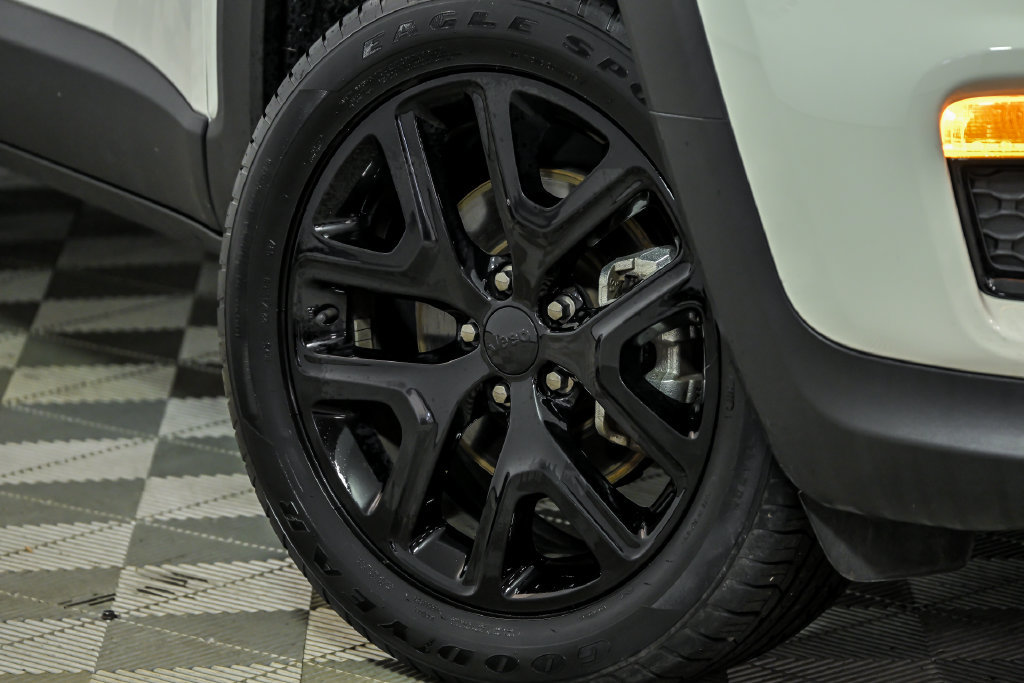 Used 2022 Jeep Renegade Altitude AWD/4WD image 3