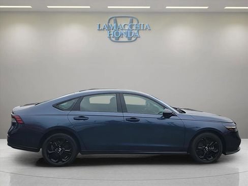 Used 2025 Honda Accord SE image 6