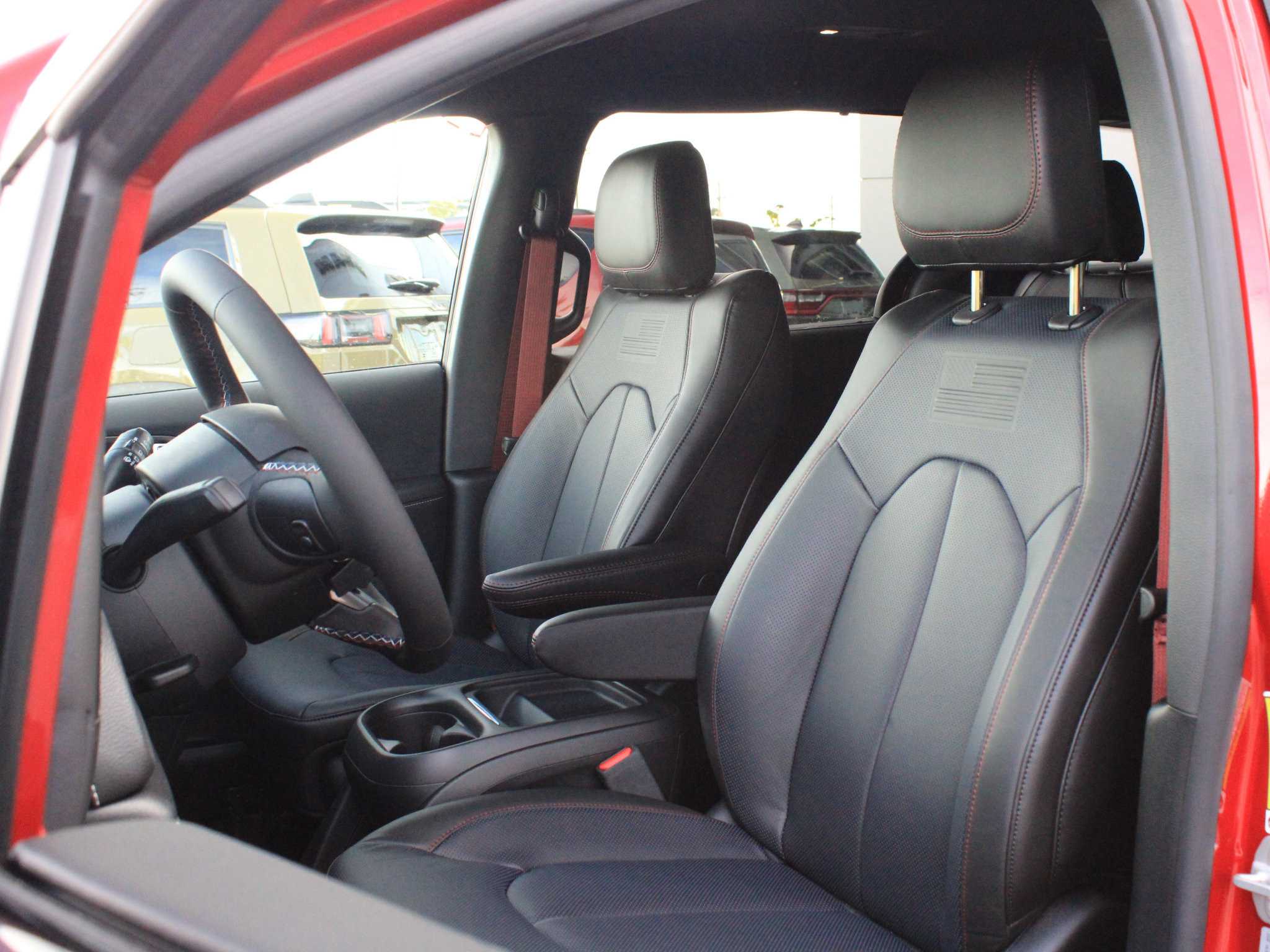 New 2027 Chrysler Pacifica Select FWD image 10