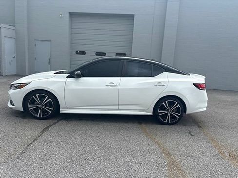 Used 2022 Nissan Sentra SR w/ SR Premium Package FWD image 6