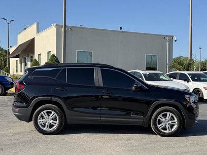 Used 2022 GMC Terrain SLE w/ Driver Convenience Package
