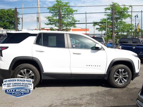 Used 2025 Chevrolet Equinox LT FWD image 3