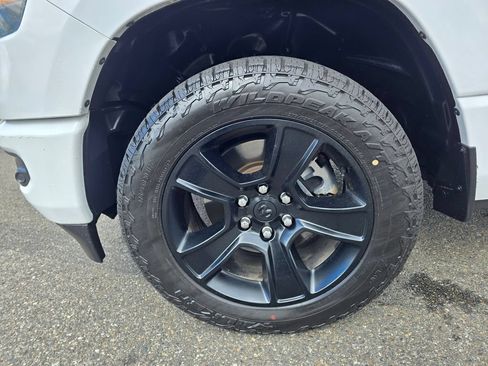 Used 2022 RAM 1500 Big Horn AWD/4WD image 9