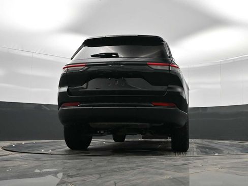 Used 2024 Jeep Grand Cherokee Altitude image 33