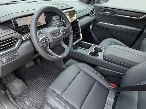Used 2026 GMC Acadia Elevation w/ Black Edition FWD image 17