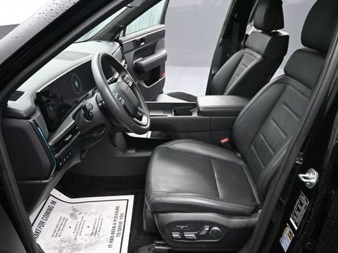 Used 2024 Hyundai Santa Fe Calligraphy AWD/4WD image 17