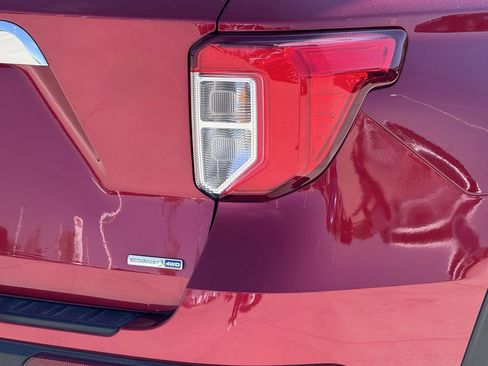 Used 2020 Ford Explorer XLT w/ Equipment Group 202A image 11