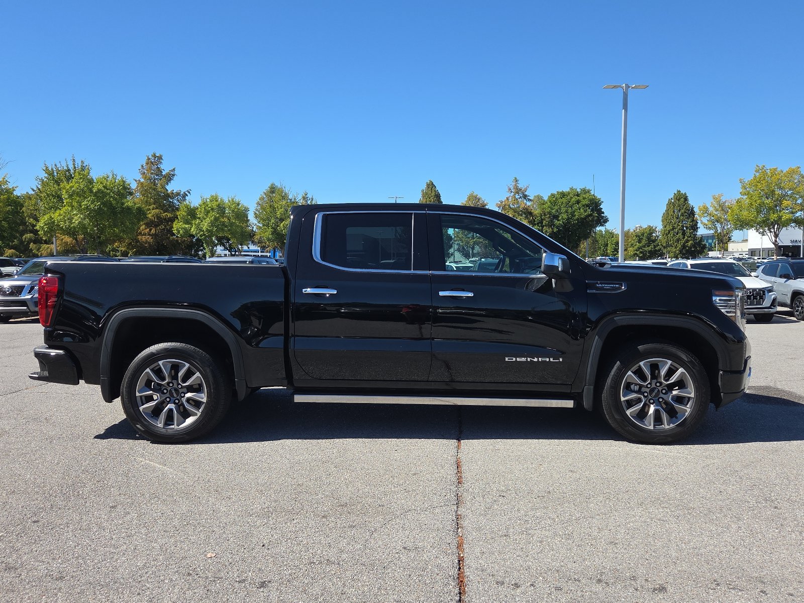 Used 2025 GMC Sierra 1500 Denali Ultimate AWD/4WD image 6