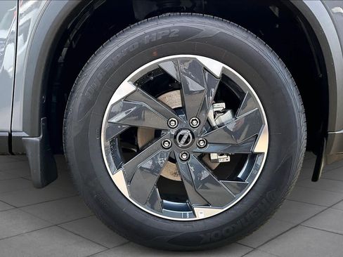 New 2026 Nissan Rogue SV image 12