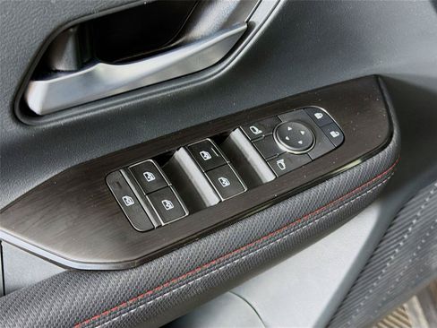 Used 2025 Nissan Kicks SR w/ Illumination Package AWD/4WD image 18