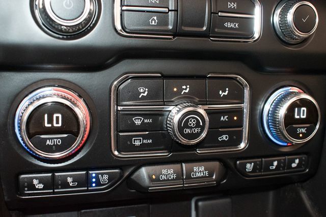 Used 2024 GMC Yukon AT4 w/ AT4 Premium Package AWD/4WD image 33