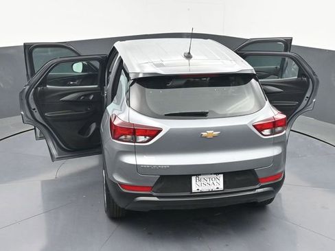 Used 2024 Chevrolet TrailBlazer LS FWD image 44