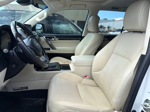 Used 2023 Lexus GX 460 Luxury w/ Sport Design Package AWD/4WD image 16