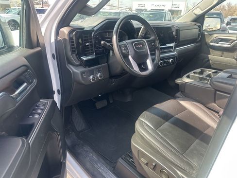 Used 2025 GMC Sierra 1500 SLT image 30