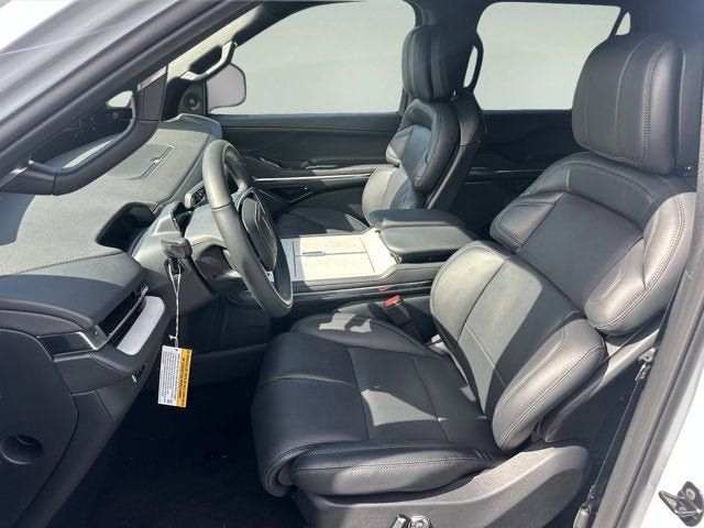 New 2026 Lincoln Navigator Reserve w/ Jet Appearance Package AWD/4WD image 9