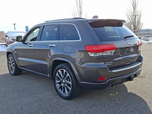 Used 2017 Jeep Grand Cherokee Overland image 4