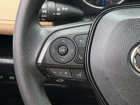 Used 2020 Toyota RAV4 XLE w/ Convenience Package image 14