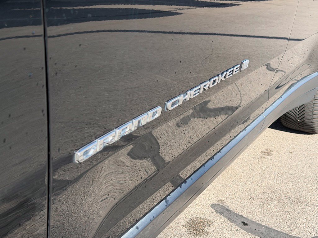 Used 2022 Jeep Grand Cherokee L Limited w/ MOPAR Finishing Package AWD/4WD image 8