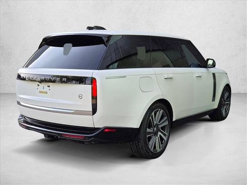 Certified 2025 Land Rover Range Rover SV AWD/4WD image 5