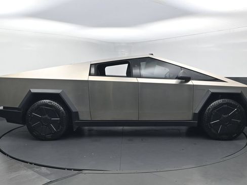 Used 2024 Tesla Cybertruck Cyberbeast AWD/4WD image 5