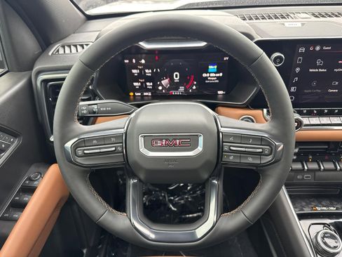 Used 2026 GMC Canyon AT4 w/ Technology Plus Package image 9