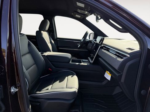 New 2026 GMC Sierra EV Elevation w/ LPO, Elevation Dark Package AWD/4WD image 19