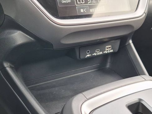 Used 2025 Subaru Crosstrek 2.5i Premium AWD/4WD image 21