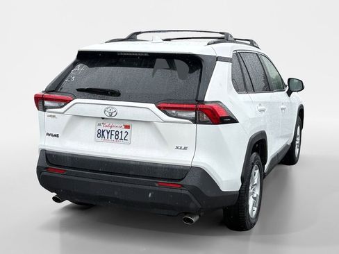 Used 2019 Toyota RAV4 XLE w/ Carpet Mat Package FWD image 5