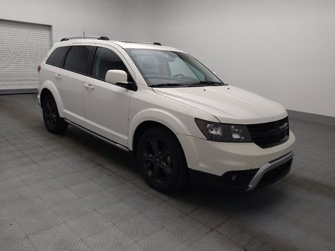 Used 2018 Dodge Journey Crossroad w/ Nav & Sun Group FWD image 11