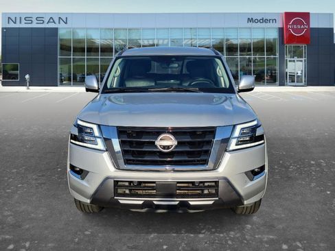 Used 2021 Nissan Armada SL w/ Captain's Chairs Package image 3