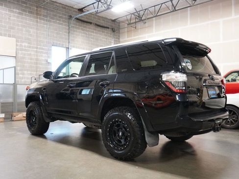 Used 2018 Toyota 4Runner SR5 image 3