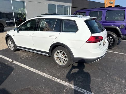 Used 2017 Volkswagen Golf Alltrack SE AWD/4WD image 4