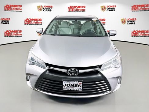 Certified 2017 Toyota Camry LE image 11