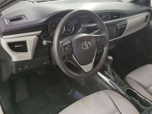 Used 2015 Toyota Corolla LE image 10