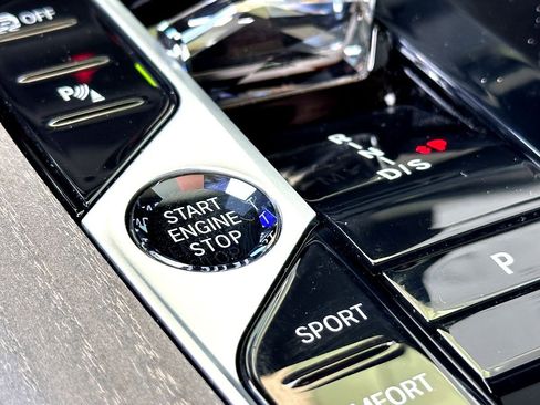 Certified 2023 BMW X7 xDrive40i w/ Premium Package image 21