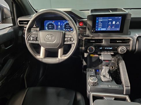 Certified 2025 Toyota 4Runner TRD Off-Road AWD/4WD image 9