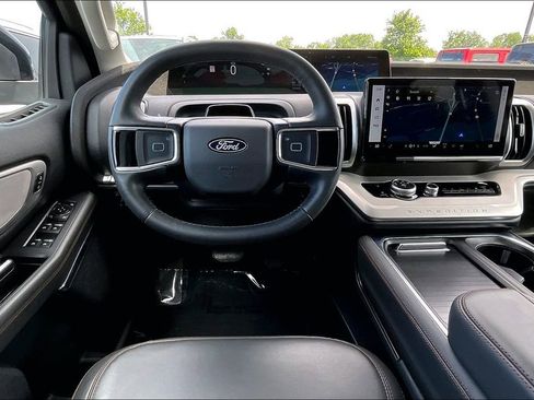 Used 2025 Ford Expedition Max Active AWD/4WD image 10