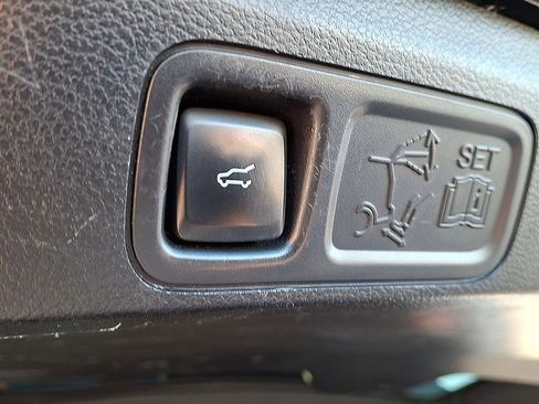 Used 2019 Ford Expedition Limited w/ Cargo Package image 37