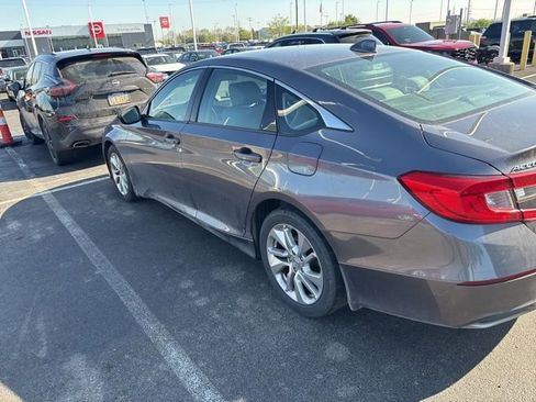 Used 2018 Honda Accord LX image 3