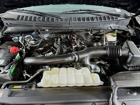 Used 2024 Ford Expedition XLT image 36