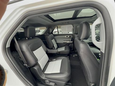 Certified 2023 Ford Explorer XLT w/ Equipment Group 202A image 26