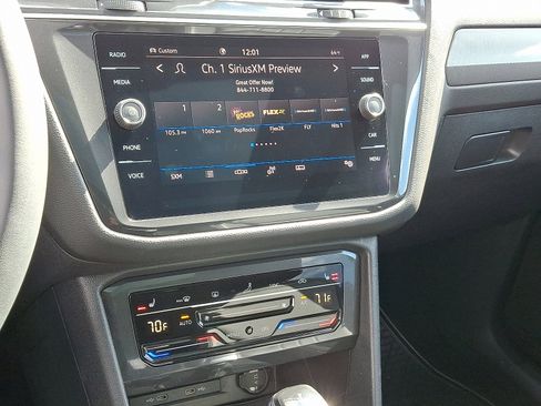 Certified 2022 Volkswagen Tiguan SE w/ Panoramic Sunroof Package image 19