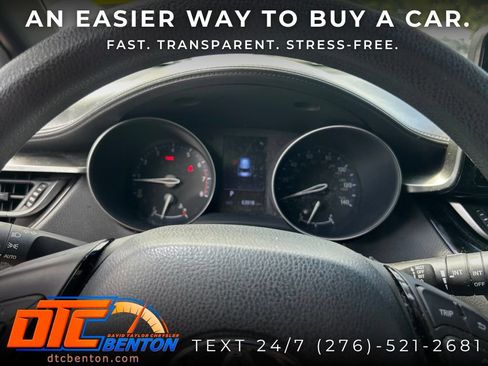 Used 2019 Toyota C-HR LE FWD image 9