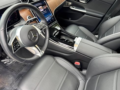 Used 2024 Mercedes-Benz GLC 300 4MATIC image 4