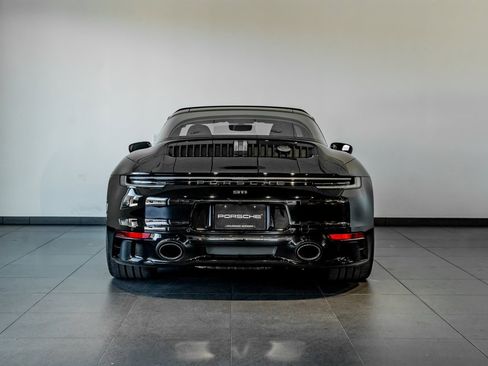 Certified 2022 Porsche 911 50th Anniversary Edition image 6