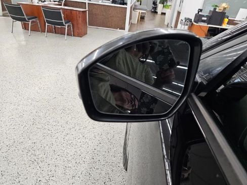 Used 2020 Jaguar E-PACE SE image 39